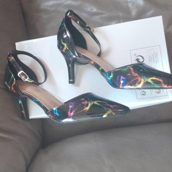 Women's Heels - Picture 3 of 4